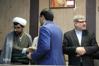 جلسه مشترک شورای اداری فراهان و مجمع خیرین قرآنی/عکاس: زهرا بهرامی