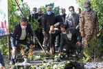 غبار روبی قبر شهید شاخص استان شهید جعفر خراسانی مقدم
