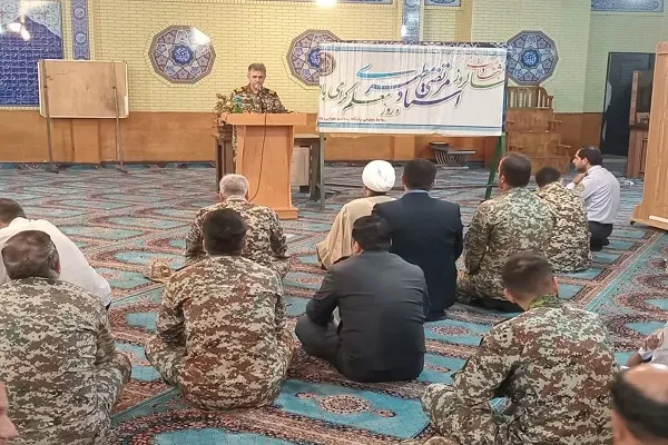 تجلیل از استادان شاغل در مراکز آموزشی و دانشگاهی وابسته به پدافند هوایی شهید ظرافتی