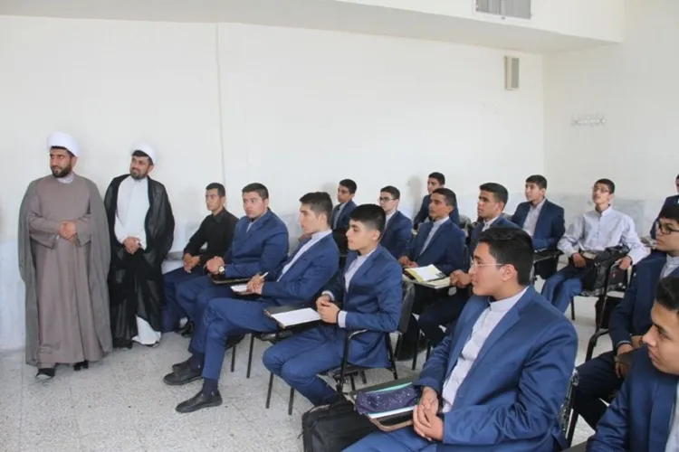 تحصیل ۱۴۰۰ دانش‌آموز در مدارس صدرای فارس