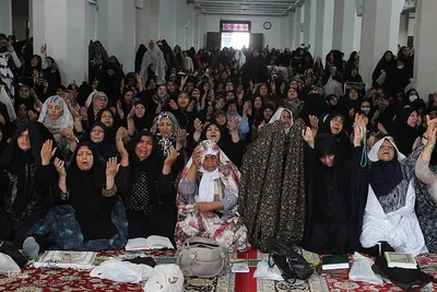 لحظه تحویل سال ۱۴۰۴ در حرم حضرت شاهچراغ (ع)