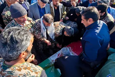 تشییع پیکر شهید گمنام دفاع مقدس در انارک