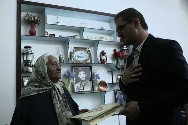 خانواده شهدا میراث‌داران انقلاب اسلامی هستند