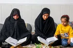 محافل انس با کلام الله مجید در منزل خانواده‌های شهدای حرم مطهر شاهچراغ(ع)