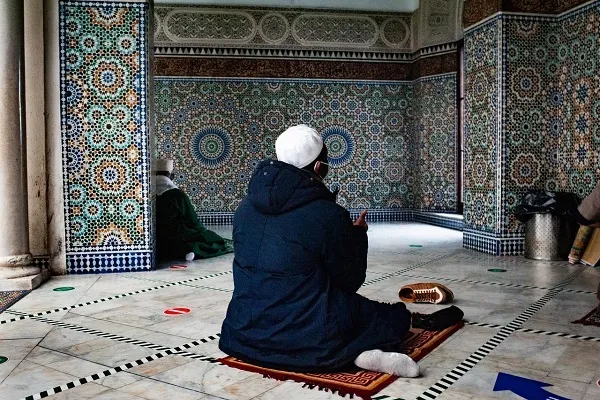 دلیل عجیب پلیس فرانسه برای استخدام نکردن جوان مسلمان
