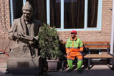 شهریار شیرین سخن