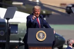 Jami'an Gwamnatin Trump Na Mika Takardunsu Na Murabus Sakamakon Tabargarsa Da Ta Auku A Majalisa