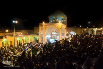 شب قدر اصفهانی‌ها در جوار شهدا و علما