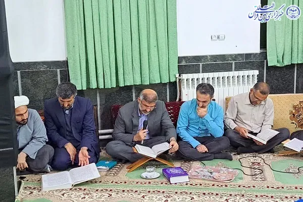 محفل انس با قرآن در روستای پرکوه بخش دودانگه شهرستان ساری