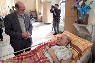 دیدار رییس جهاد دانشگاهی با جانبازان آسایشگاه ثارالله