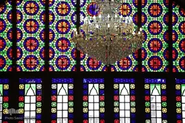 محراب مسجد جامع تبریز با داشتن تزیینات گچ‌بری بسیار زیبا ارزش توجه بیشتر را دارد.‎
