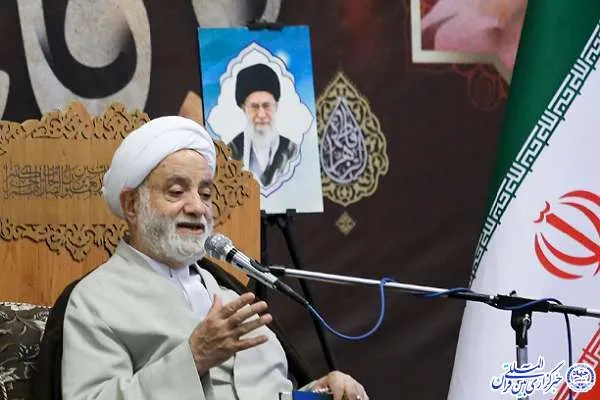 بزرگداشت یاد بزرگان امری قرآنی است