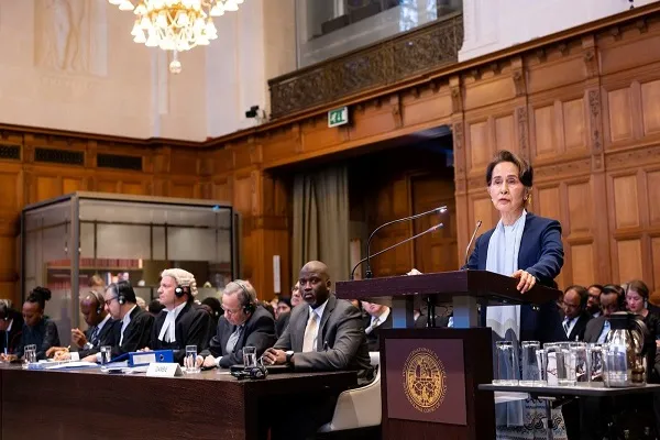 Soykırım nedeniyle Myanmar üzerinde ekonomik ve siyasi baskı artıyor