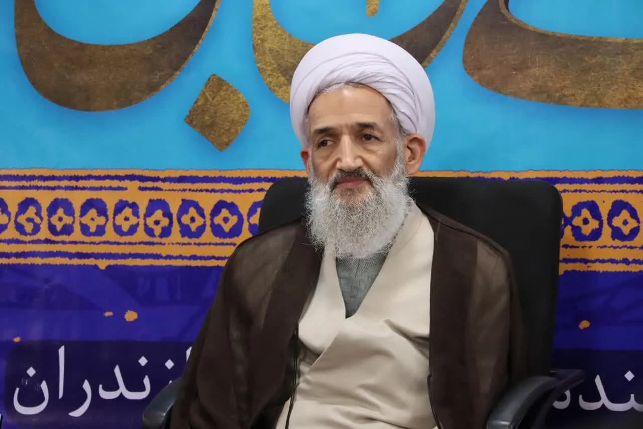 امام علی(ع) اولین مدافع حرم است