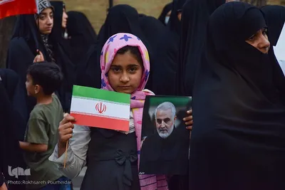 اجتماع دختران مهدوی در گذر چهارباغ اصفهان