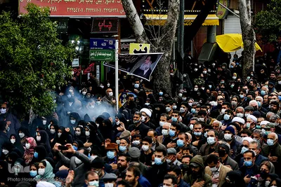 Tausende Menschen nehmen Abschied von Ayatollah Alavi Gorgani