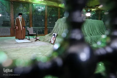 حضور رهبر انقلاب در مرقد مطهر امام راحل و گلزار شهدای بهشت زهرا