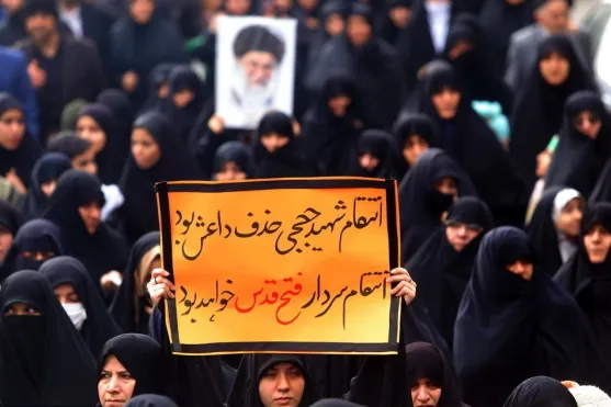ایام‌اللهی با نماد مقاومت و ایستادگی