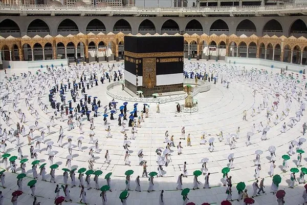 Kabe'nin örtüsü 'Kisve-i Şerif' değiştirildi