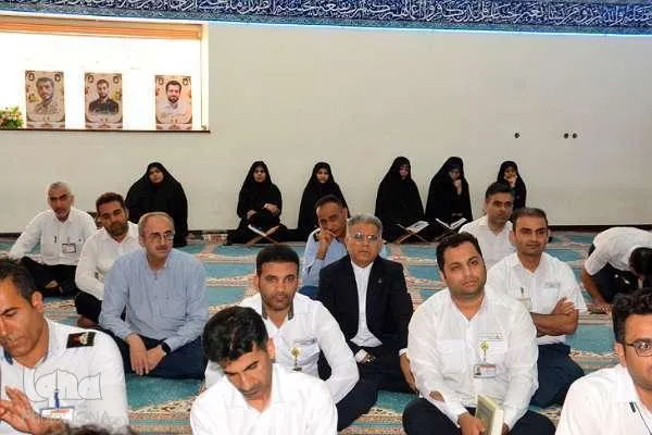 کرسی تلاوت قرآن در مسجد النبی(ص) مجتمع گاز پارس جنوبی استان بوشهر