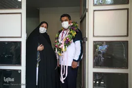 استقبال از جواد فروغی در فرودگاه امام (ره)