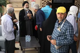 دیدار صمیمی سرپرست حجاج ایرانی با زائران کشورمان درمدینه منوره
