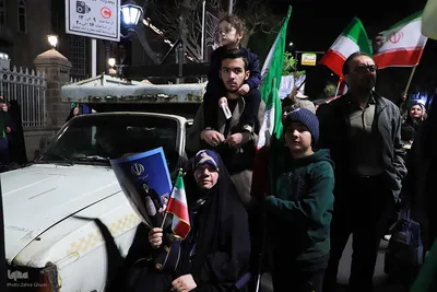 نمایش پهپاد شاهد ۱۳۶ در اجتماع شبانه تبریزی‌ها