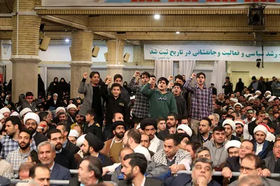 دیدار هزاران نفر از مردم قم با رهبر انقلاب