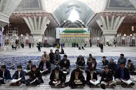 بخش رقابت‌های قرائت برادران سیزدهمین جشنواره قرآنی مدهامتان در حرم امام خمینی(ره)