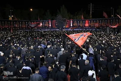 حسینیه ایران؛ مراسم عزاداری شب‌هشتم محرم در کانون رهپویان وصال شیراز‎‎