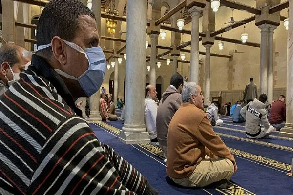 هشدار بهداشتی مصر درباره استفاده از نسخه‌های قرآن در مساجد