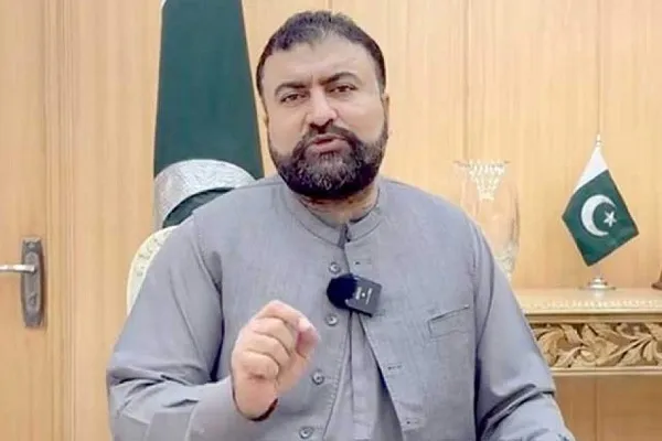 د پاکستان حکومت قانوني سند لرونکي افغان کډوال له هیواده په زور نه وباسي