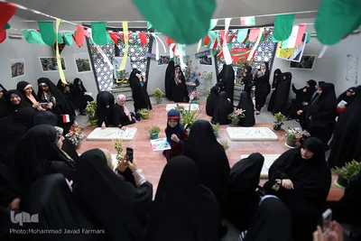 مراسم روز عفاف و حجاب در میدان امام حسین (ع)