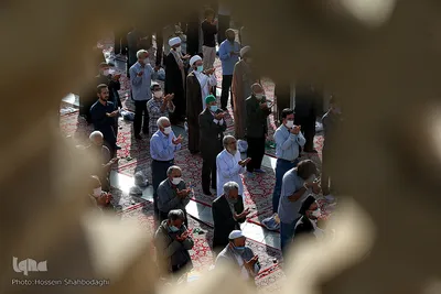 Fitr-Festgebet im Heiligen Schrein von Fatima Masuma (sa.) verrichtet