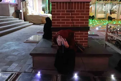 مراسم شب قدر در گلزار شهدای وادی رحمت تبریز