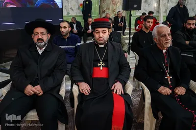 آغاز چهل‌و‌چهارمین دهه فجر انقلاب اسلامی در حرم امام خمینی(ره)