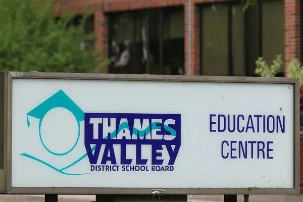 Canadian Education Center Under Fire for Using ‘Free Palestine’ as Example of Violence in Dress Code