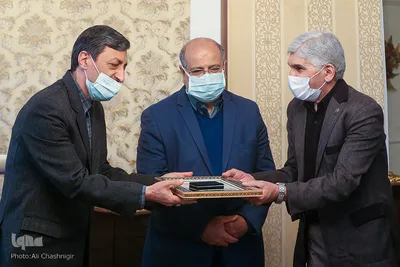 دیدار علیرضا زالی و پرویز فتاح با خانواده دو شهید مدافع سلامت‎
