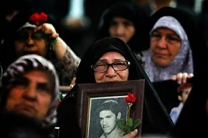 صبر و بردباری خانواده شهدا عاملی مهم در حفظ دستاوردهای انقلاب
