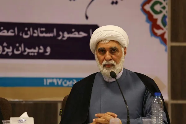 فرهنگ مطالبه‌گری از غرب باید نهادینه شود