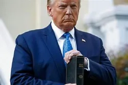 Le président Rohani critique l’utilisation par Trump de la Bible