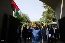 تجمع دانشگاهیان دانشگاه تهران در حمایت از خیزش دانشجویان دانشگاه‌های آمریکا