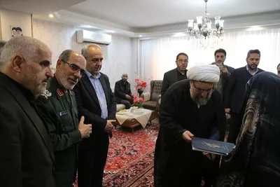 دیدار نماینده ولی‌فقیه و استاندار آذربایجان‌شرقی با خانواده شهیدان «جهانی» و «خطیبی»
