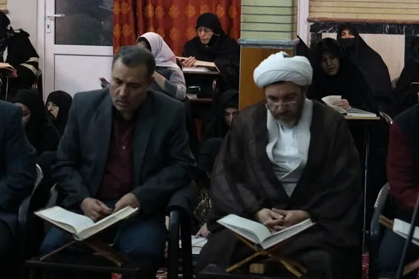 ترتیل‌خوانی قرآن در مسجد امام‌زاده تبریز