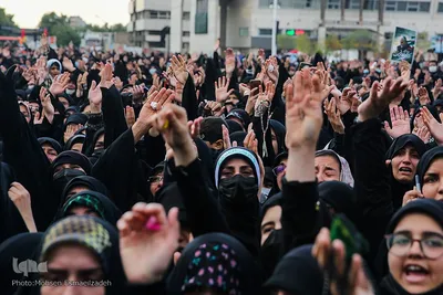تشییع پیکر پنج شهید مدافع حرم در مشهد
