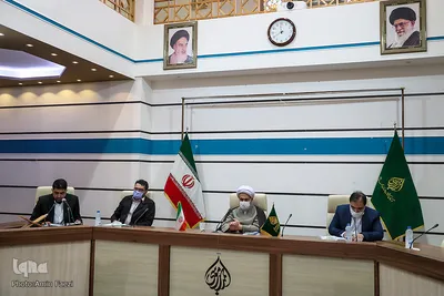 نشست صمیمی آیت‌الله لطف‌الله دژکام امام جمعه و نماینده ولی فقیه در شیراز با خبرنگاران