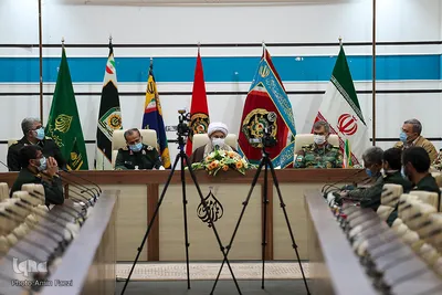 نشست صمیمانه نماینده ولی فقیه با فرماندهان ارشد نظامی و انتظامی فارس