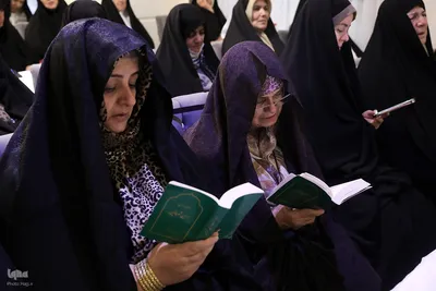 کمیل با شکوه زائران ایرانی در کنار حرم نبوی(ص)