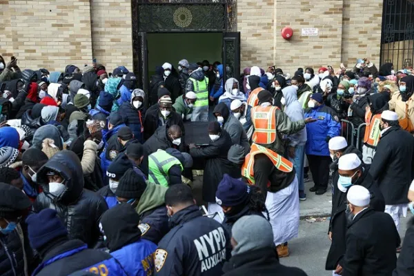 New York'taki yangında ölen 15 Müslüman için cenaze töreni düzenlendi