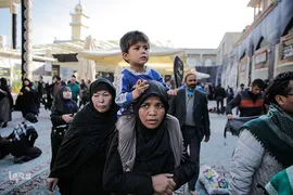 زائران حرم امامین عسکریین(ع)